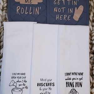 Farmhouse Potholders with flour sack towels